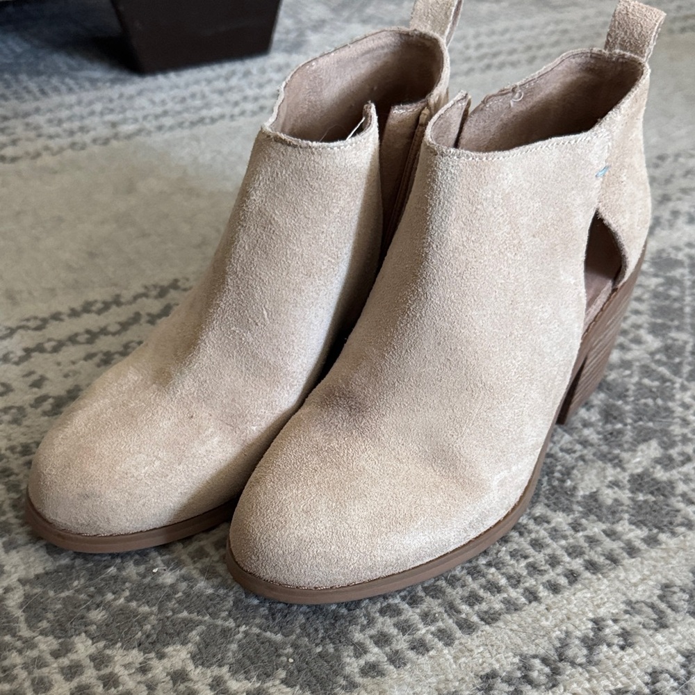 Toms Cream Ankle Booties